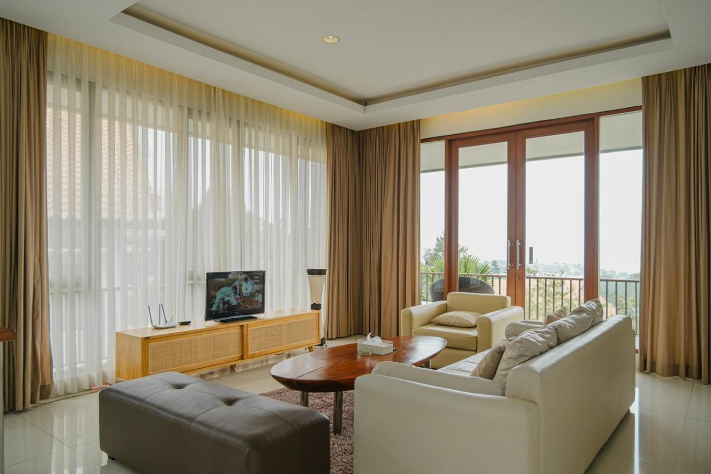 Oyama City View Villa 4 Bedrooms With A Private Swimming Pool Bandung Zewnętrze zdjęcie